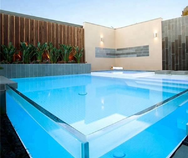 Perspex-Swimming-Pool